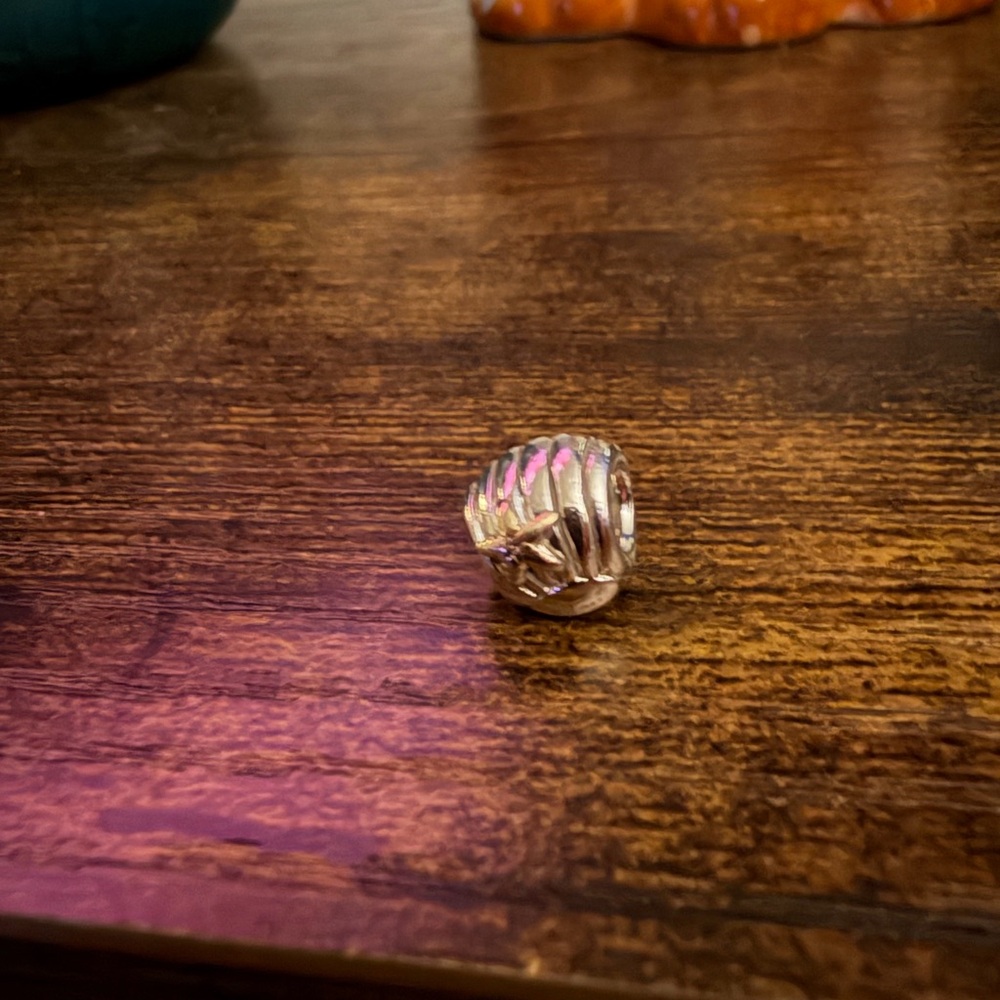 Pandora seashell with 14k gold starfish - Picture 2 of 2